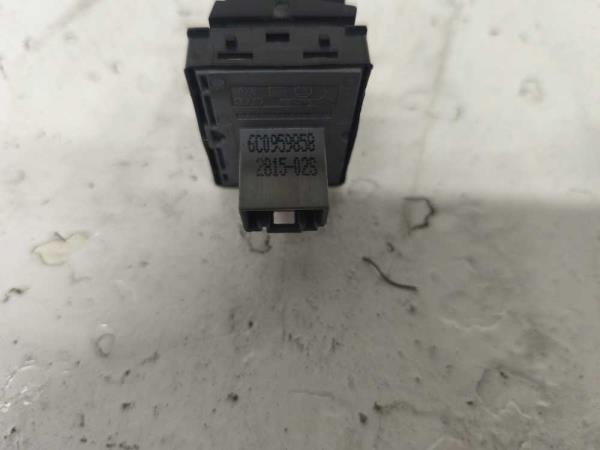 BOUTON LEVE VITRE VW POLO 6R/C - Vue 3